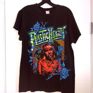 Madeworn Miley Cyrus Plastic Hearts Tee size Medium